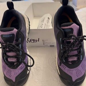 Keen Women's Purple and Black Shoes